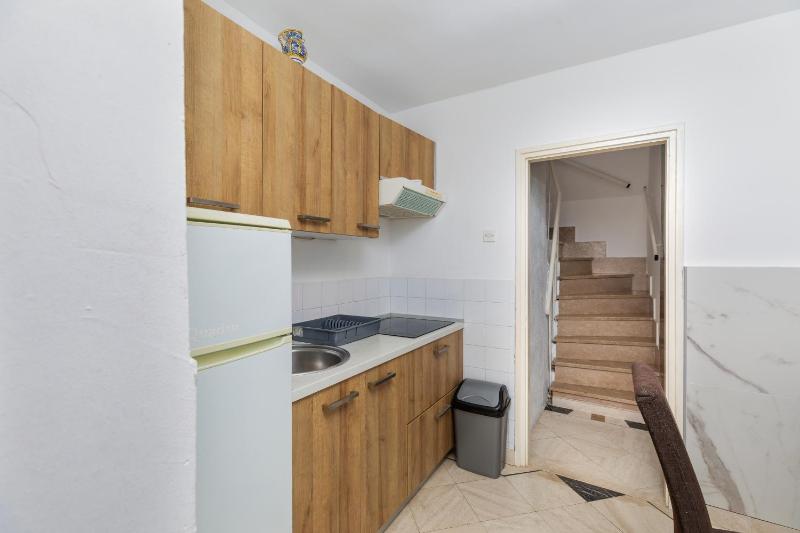 Family-friendly apartments with swimming pool Brela Makarska - 22910 - image 38