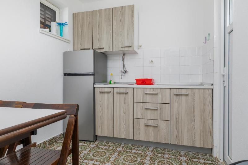 Family-friendly apartments with swimming pool Brela Makarska - 22910 - image 11