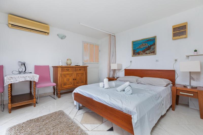 Family-friendly apartments with swimming pool Brela Makarska - 22910 - image 16