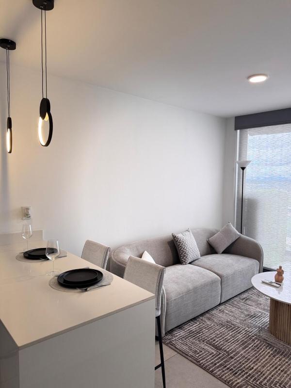 Spectacular view and comfort from the 21st floor - image 1