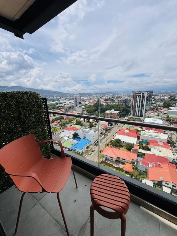 Spectacular view and comfort from the 21st floor - image 2