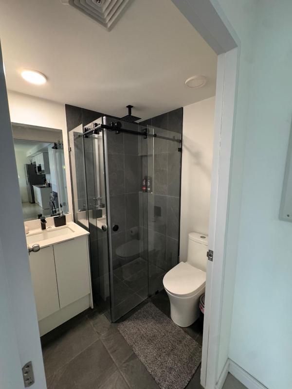 Spectacular view and comfort from the 21st floor - image 16