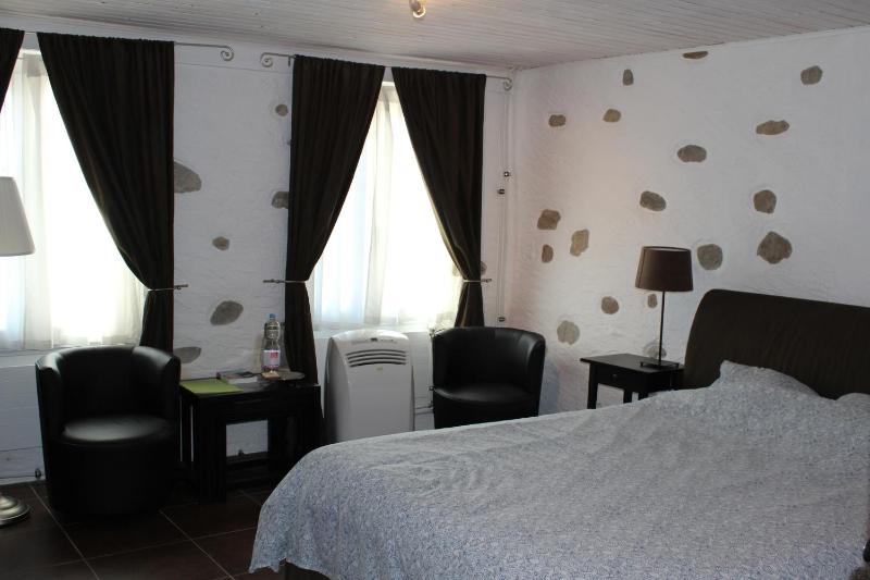 Double Room image 2