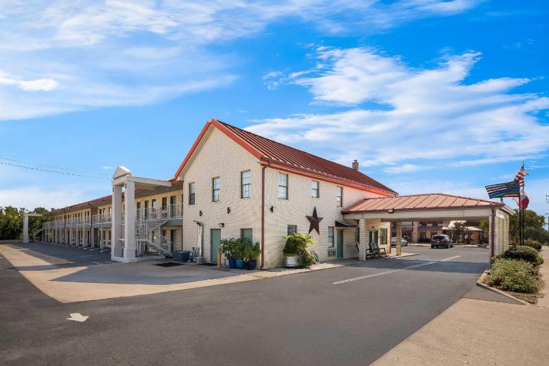 Super 8 by Wyndham Fredericksburg - image 23