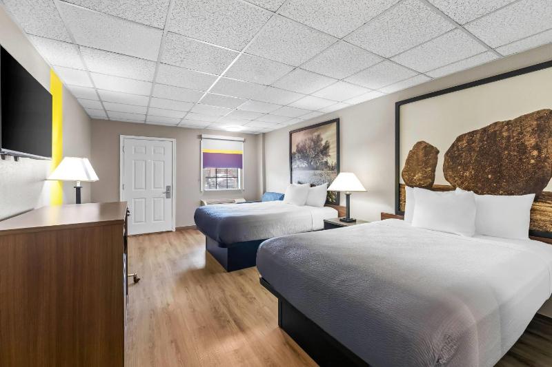 Super 8 by Wyndham Fredericksburg - image 19