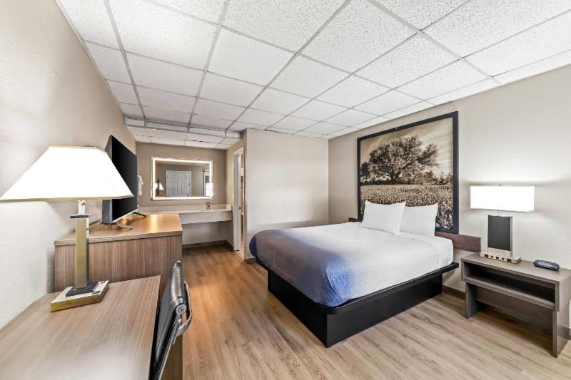 Super 8 by Wyndham Fredericksburg - image 25