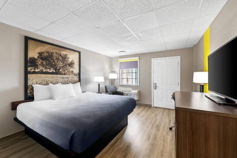 Super 8 by Wyndham Fredericksburg - image 26