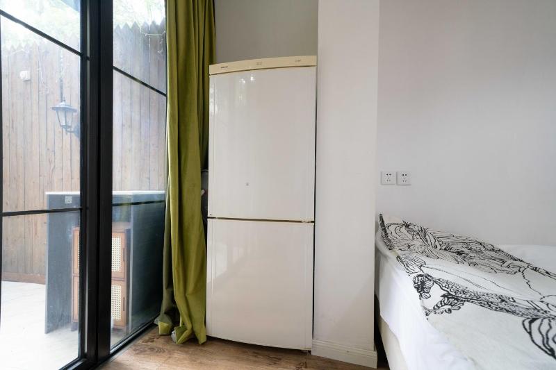 YueYang - Spacious Bright Flat with Private Wooden Courtyard - image 14