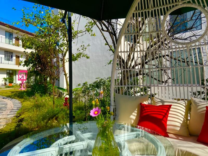 Zhangjiajie Peak&Cloud Retreat-signature coffee-Buffet breakfast-English support-Close to both the East Gate and the Central Gate - image 6