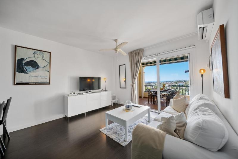 P12 Riviera Golf - Apartment - image 1