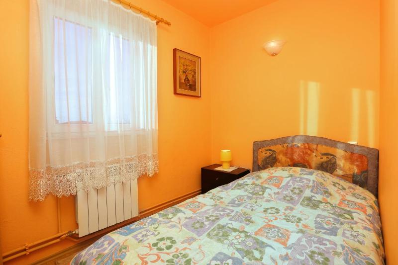 Apartments by the sea Supetar Brac - 7549 - image 2