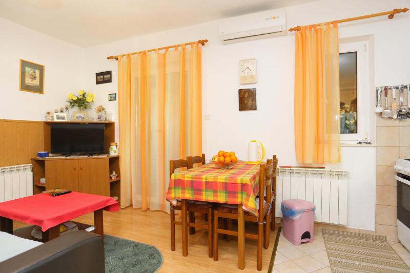 Apartments by the sea Supetar Brac - 7549 - image 17
