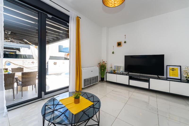Villa Essenza Rossa in Vodice only 650 meters from the beach - image 5