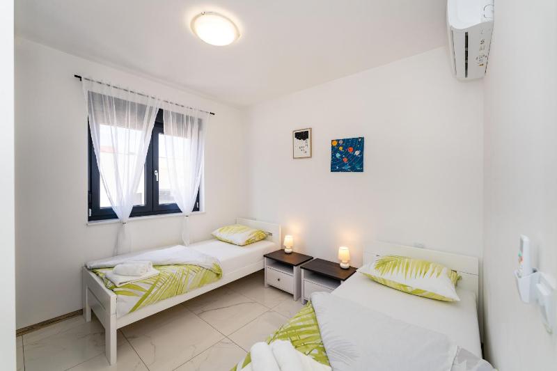 Villa Essenza Mare in Vodice with private pool & pet friendly - only 650 meters from the beach - image 32