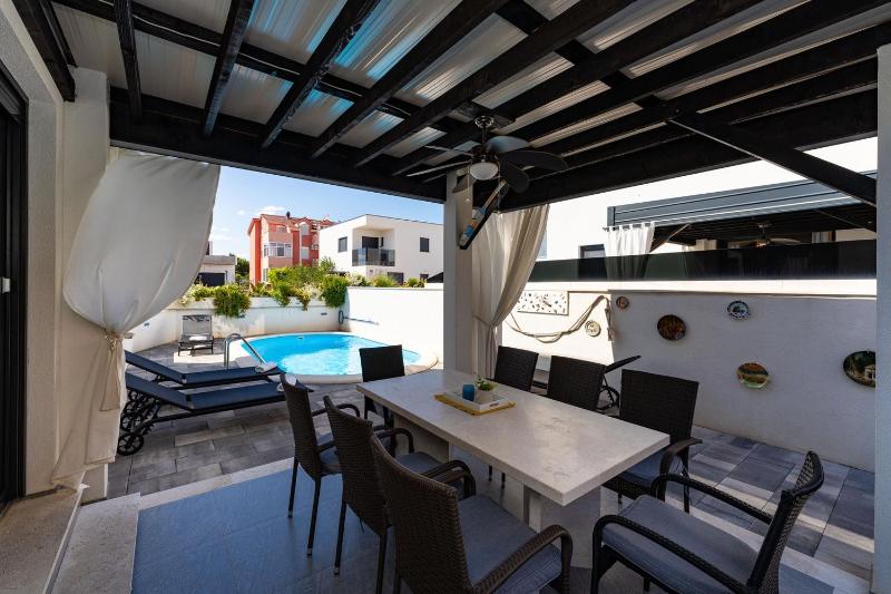 Villa Essenza Mare in Vodice with private pool & pet friendly - only 650 meters from the beach - image 10