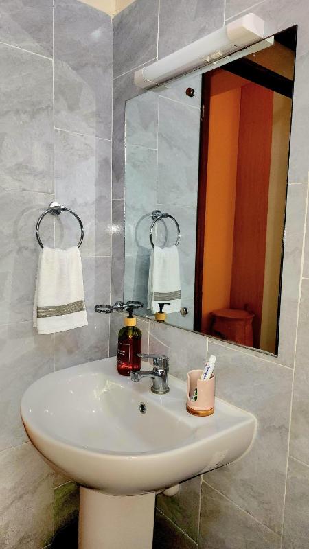 Jewel Apartment - image 2