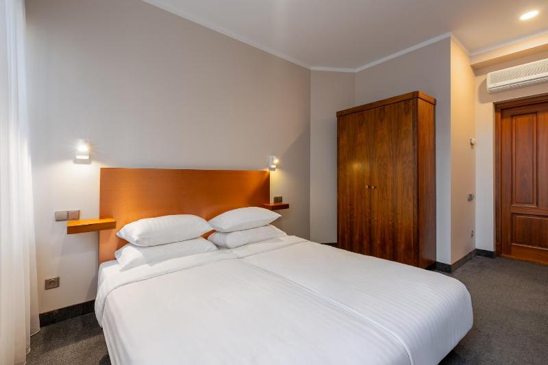 RIJA Riga City Centre Hotel - image 2
