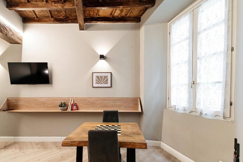Vertical Garden Studio by Quokka 360 - Modern Studio in Como Downtown - image 18