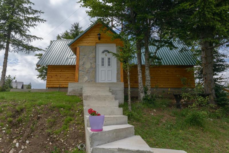 Bungalow (2 Adults) image 1