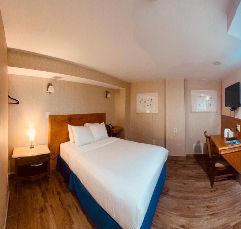 Windsor Inn Hotel - image 12