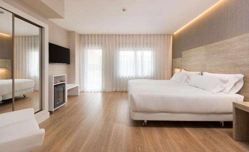 NH Madrid Chamberi - image 14