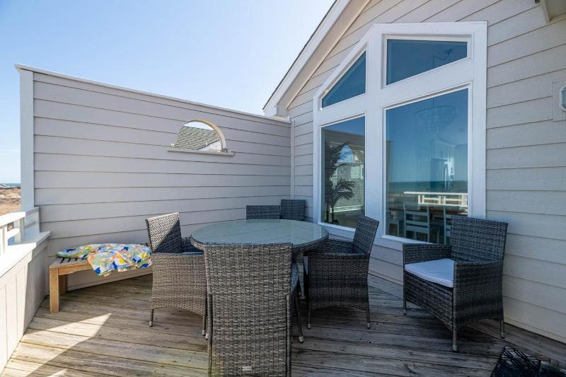 Still Salty - Nags Head MP 11 Oceanfront Ocean View Pool Tiki Bar Hot Tub Pets OK Flex Stays - image 49