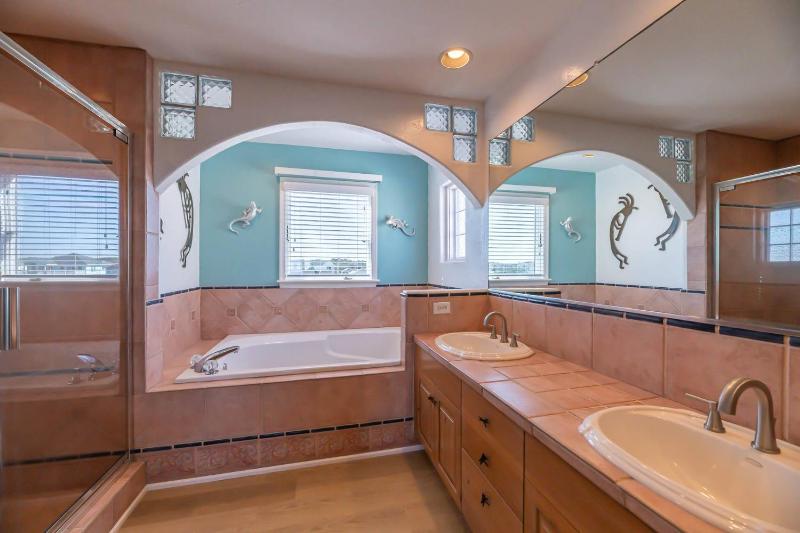 Still Salty - Nags Head MP 11 Oceanfront Ocean View Pool Tiki Bar Hot Tub Pets OK Flex Stays - image 34