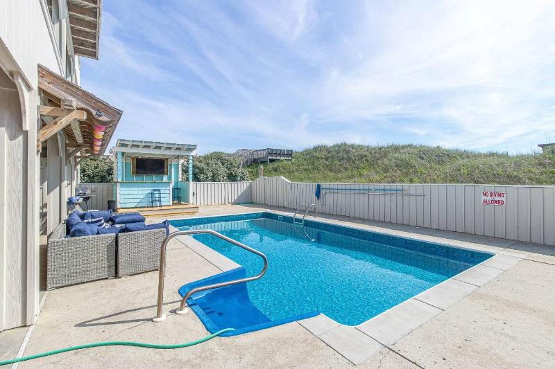 Still Salty - Nags Head MP 11 Oceanfront Ocean View Pool Tiki Bar Hot Tub Pets OK Flex Stays - image 28