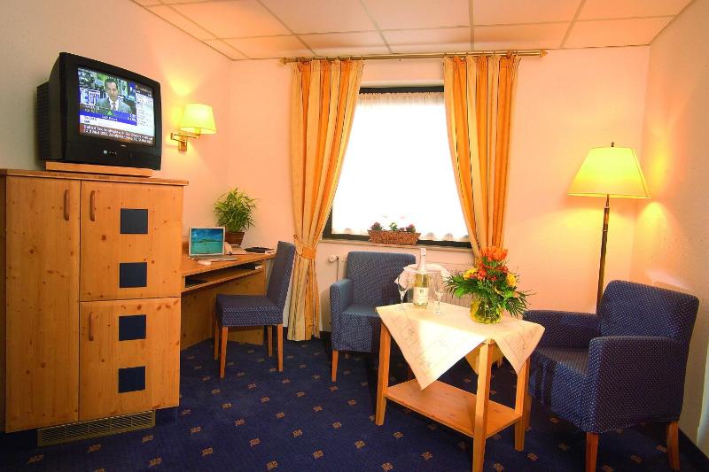 Economy Double Room image 2
