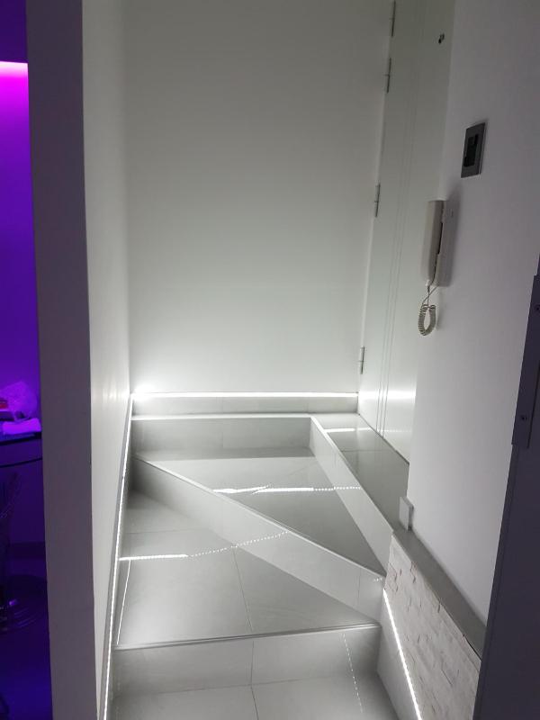 Monroe Apartment - image 9