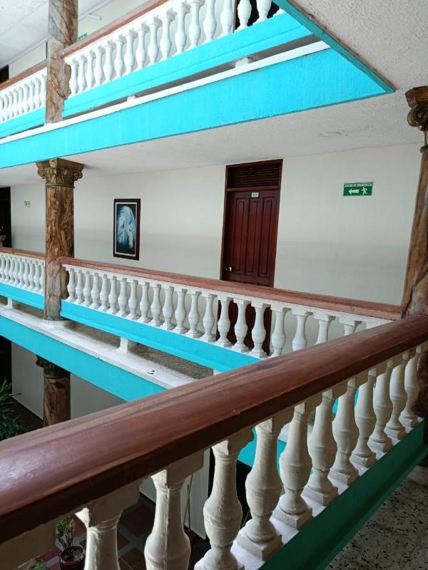 Hotel Colonial Inn - image 8