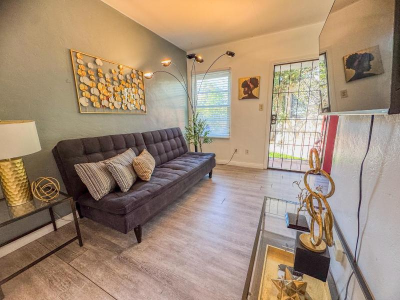 Amazing Cottage - near Little Italy Gaslamp - image 7