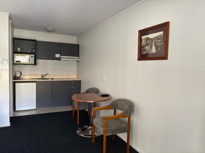 Ascot Motor Lodge - image 20