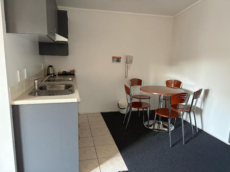 Ascot Motor Lodge - image 23