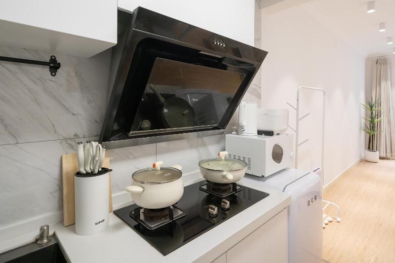 YunXuan - Generous Central Flat with Exclusive Courtyard - image 6