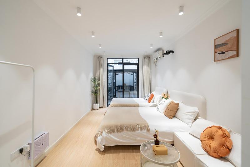 YunXuan - Generous Central Flat with Exclusive Courtyard - image 9