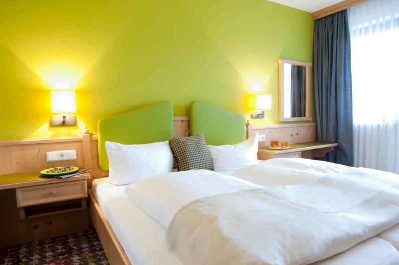 Standard Double Room image 2