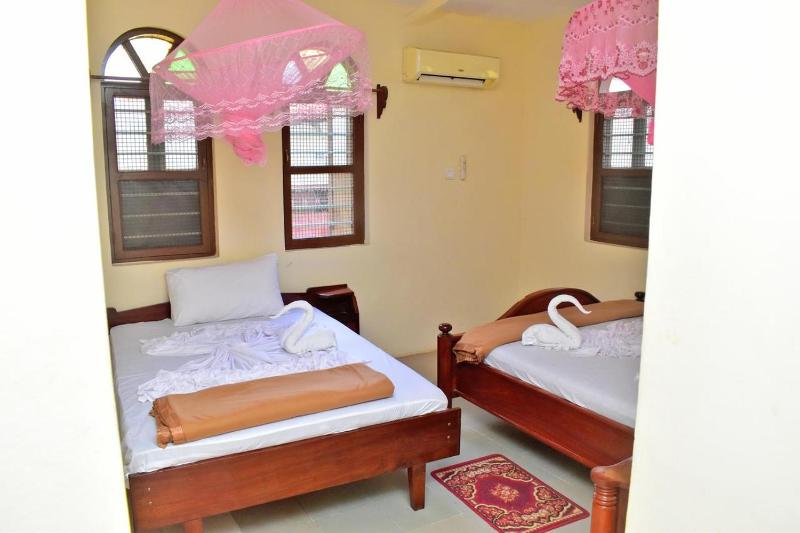 Funguni Palace Hotel - image 12