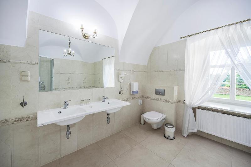 Superior Double Room image 3