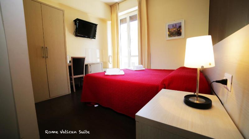 Double or Twin Room image 4