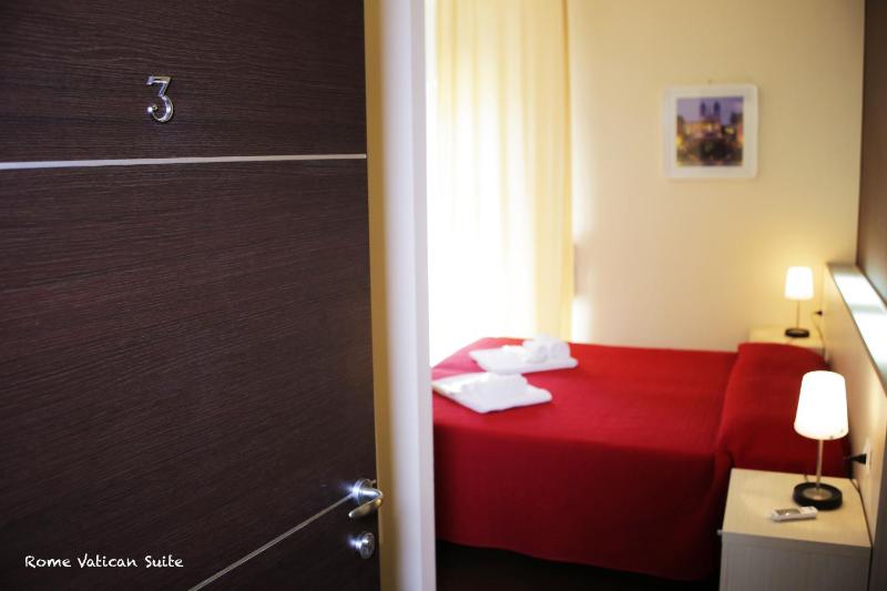 Double or Twin Room image 3