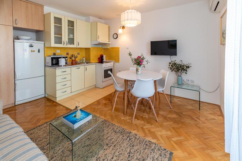 Apartment Mara - image 9