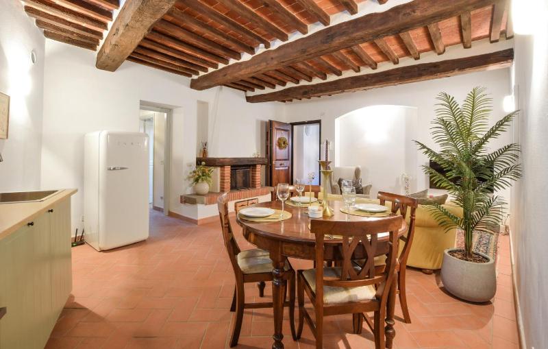 Beautiful Apartment In Cortona With Swimming Pool - image 11