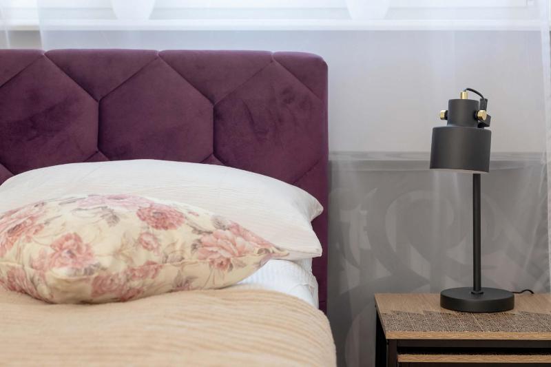 Three Bedroom Apartment in Gdynia Center with Desk by Noclegi Renters - image 12