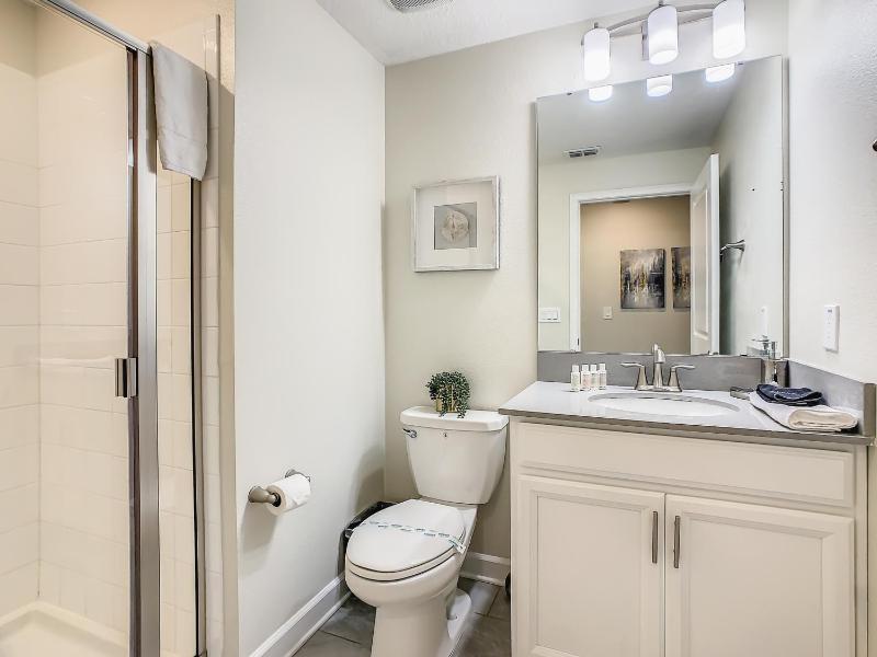 4916 - 5BR w Pool 10min Disney 2 Water Parks - image 13
