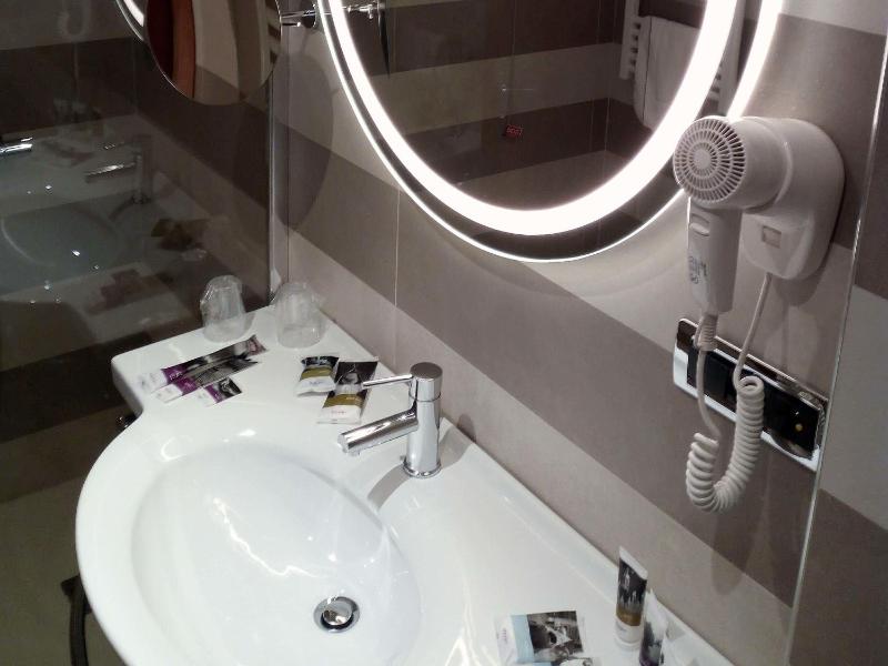 Mercure Rome Leonardo da Vinci Airport - image 16