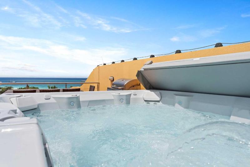 Beachfront -Bella Vista Penthouse 2BR condo - E523 - image 1