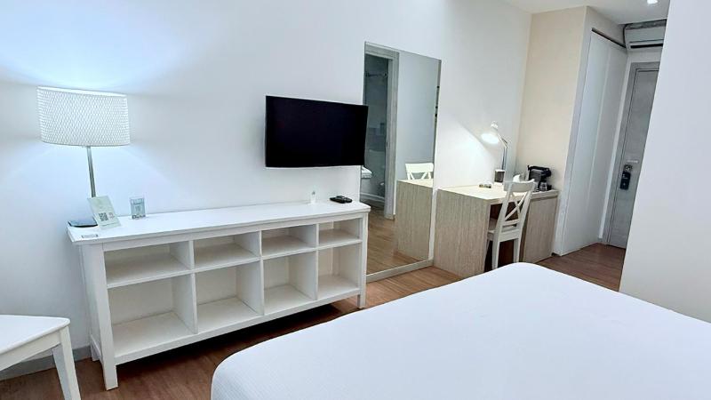 Prestige Rooms Chiaia - image 4