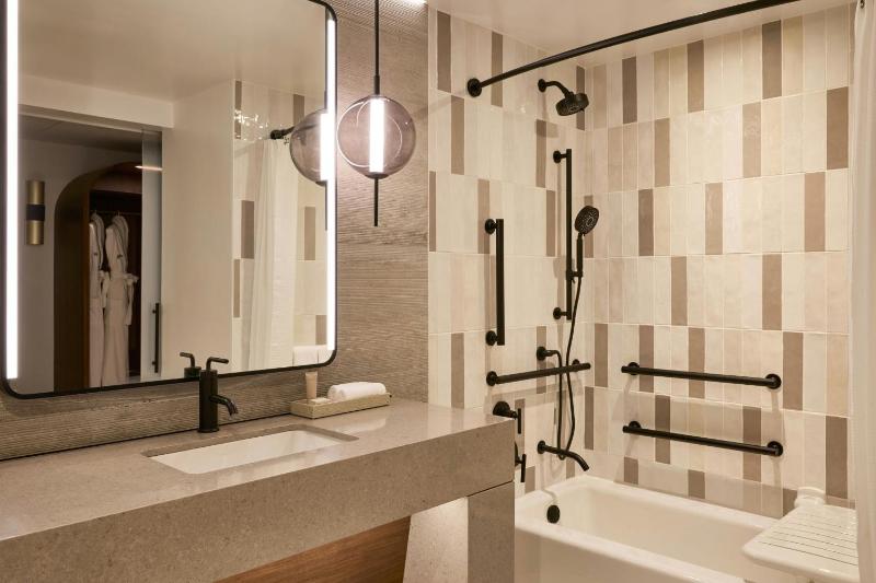 The REMI. Scottsdale Autograph Collection - image 38