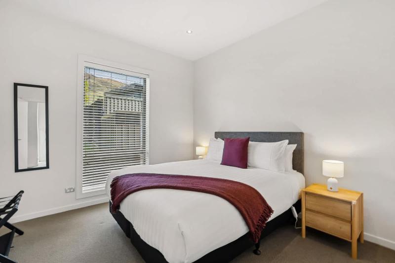 Tranquility on Parkhill - image 11